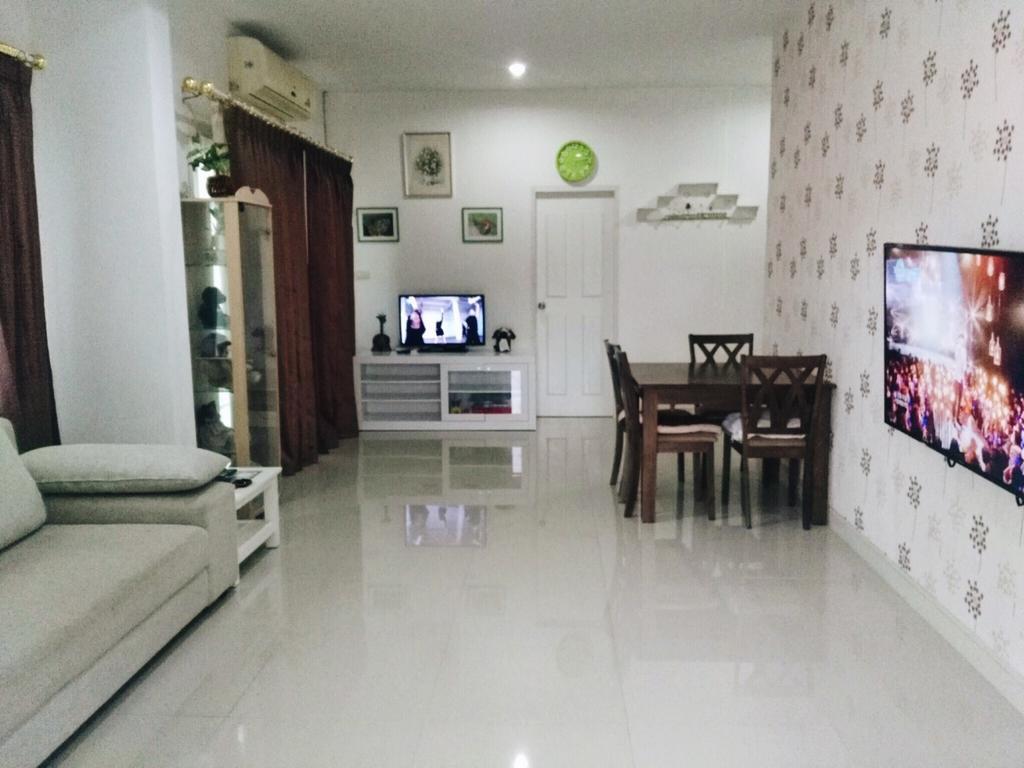Pen House Villa Sattahip Exterior photo