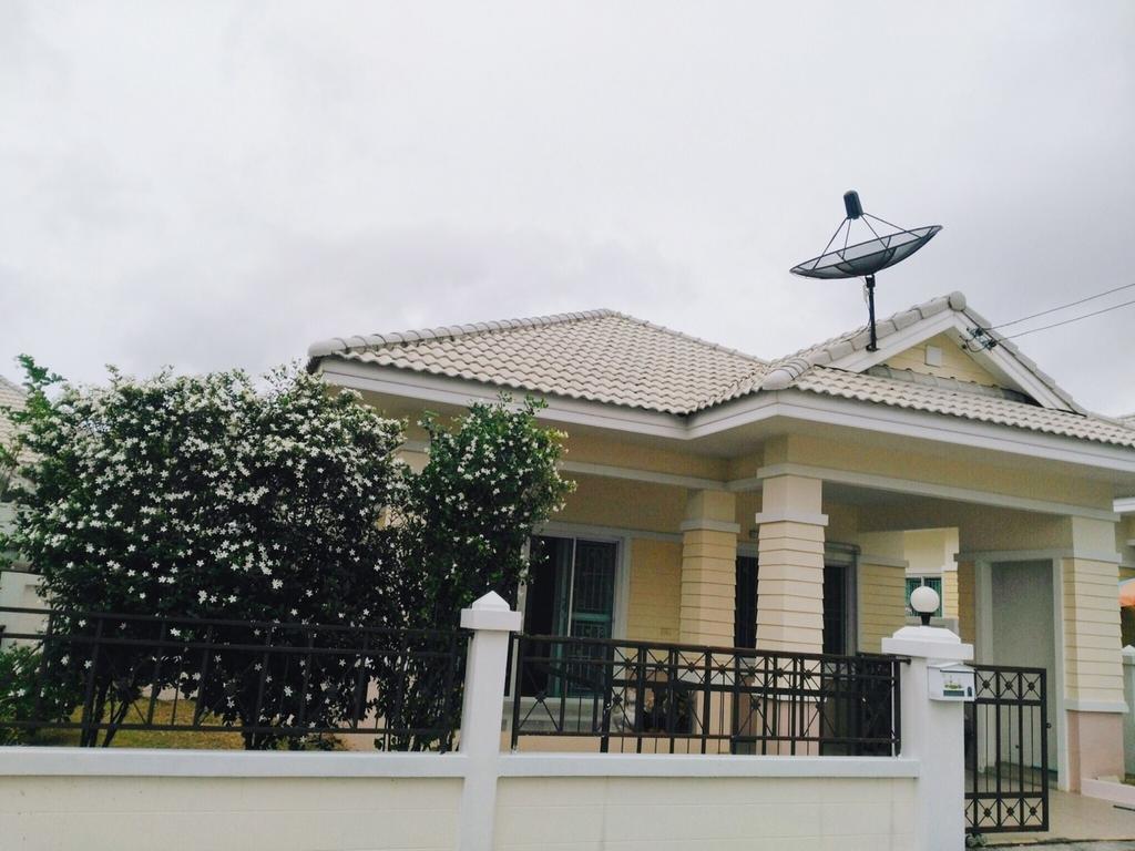 Pen House Villa Sattahip Exterior photo