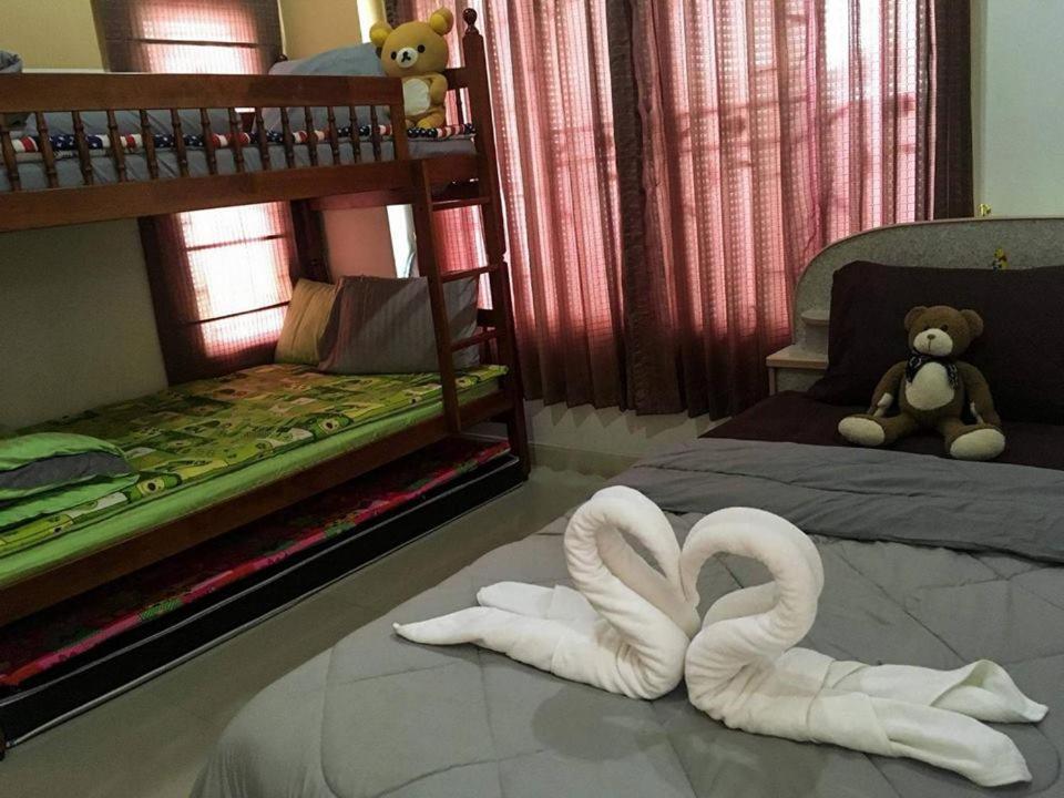Pen House Villa Sattahip Exterior photo